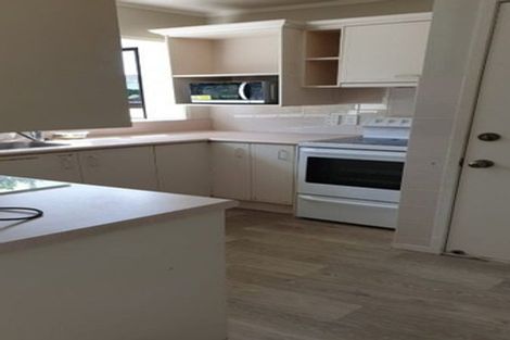 Photo of property in 1/123 Chivalry Road, Glenfield, Auckland, 0629