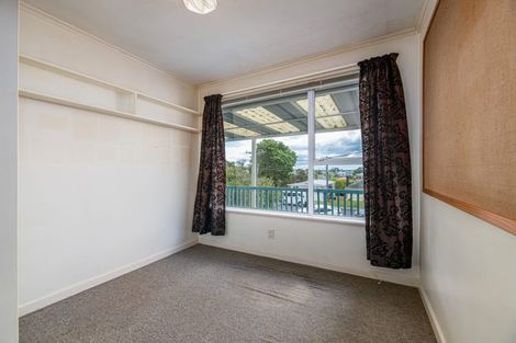 Photo of property in 4 Christina Avenue, Te Atatu South, Auckland, 0602