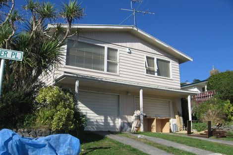Photo of property in 9 Spicer Place, Tawa, Wellington, 5028