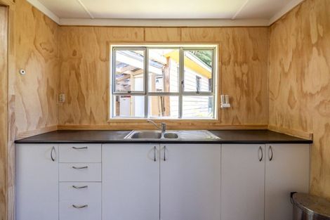 Photo of property in 35 Miro Road, Palm Beach, Waiheke Island, 1081