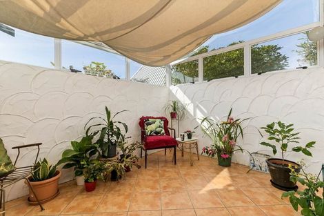 Photo of property in 258 Glamorgan Drive, Northcross, Auckland, 0630