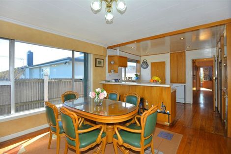 Photo of property in 32 Dunedin Street, Redwood, Christchurch, 8051