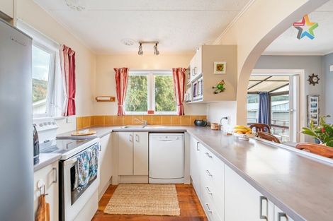 Photo of property in 42 Coast Road, Wainuiomata, Lower Hutt, 5014