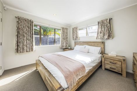 Photo of property in 2/1 Peguero Place, Totara Heights, Auckland, 2105