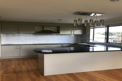 Photo of property in 2/25 Keldale Place, Forrest Hill, Auckland, 0620