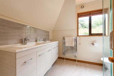 Photo of property in 20 Satara Crescent, Khandallah, Wellington, 6035