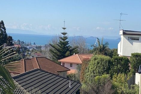 Photo of property in 2b St Clair Place, Browns Bay, Auckland, 0630