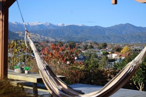 Photo of property in 27 Kawiu Road, Levin, 5510