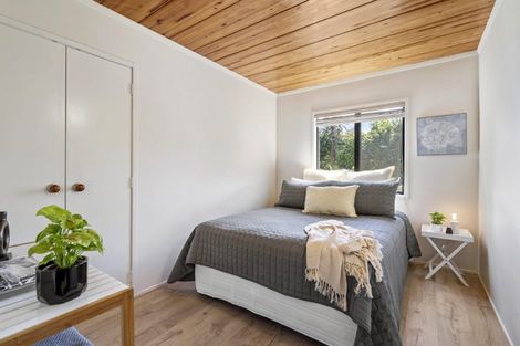 Photo of property in 22 Hebe Place, Birkenhead, Auckland, 0626