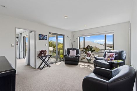 Photo of property in 5 Stoneleigh Green, Parklands, Christchurch, 8083