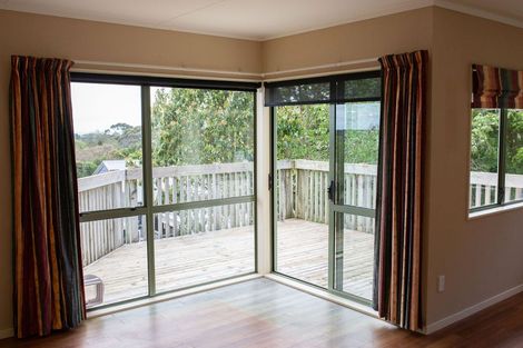 Photo of property in 9 Amokura Street, Waikanae, 5036