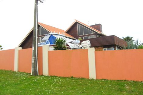 Photo of property in 56 Shakespear Road, Army Bay, Whangaparaoa, 0930