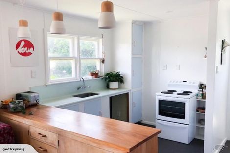 Photo of property in 4 Jeep Road, Raumati South, Paraparaumu, 5032