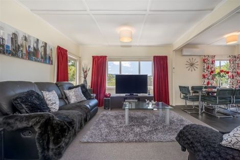 Photo of property in 12 Kopara Grove, Stokes Valley, Lower Hutt, 5019