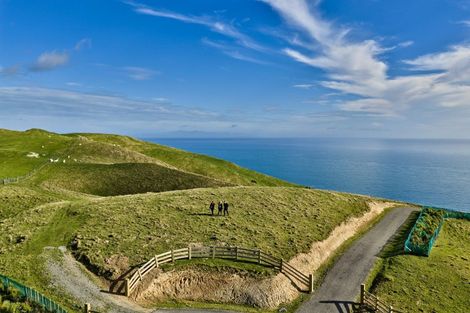 Photo of property in 1275 Paekakariki Hill Road, Paekakariki Hill, Porirua, 5381