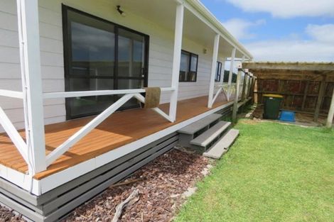 Photo of property in 627 South Road, Omata, New Plymouth, 4374