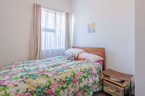 Photo of property in 2 Cornwall Road, Lyttelton, 8082