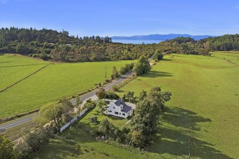 Photo of property in 2073 Takaka-collingwood Highway, Milnthorpe, Collingwood, 7073