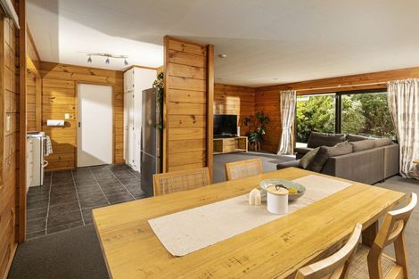 Photo of property in 1074 Peak Road, Helensville, 0875