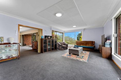 Photo of property in 77 Govett Avenue, Frankleigh Park, New Plymouth, 4310
