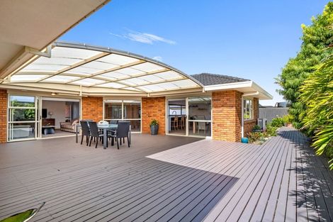 Photo of property in 6 Madeira Close, Papamoa Beach, Papamoa, 3118