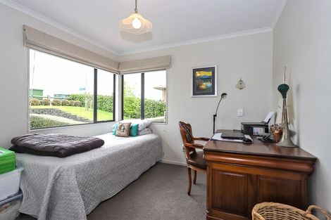 Photo of property in 1 Owen Place, Omokoroa, 3114