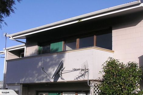 Photo of property in 2/168 Kings Crescent, Hutt Central, Lower Hutt, 5010