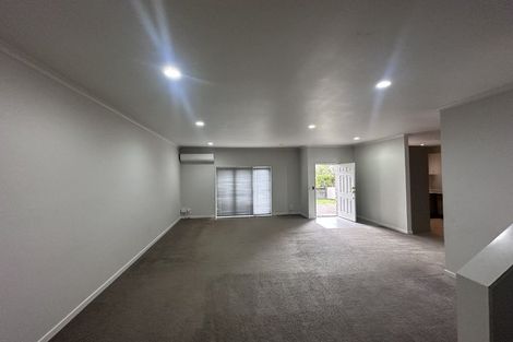 Photo of property in 4/10 Salford Crescent, Flat Bush, Auckland, 2019