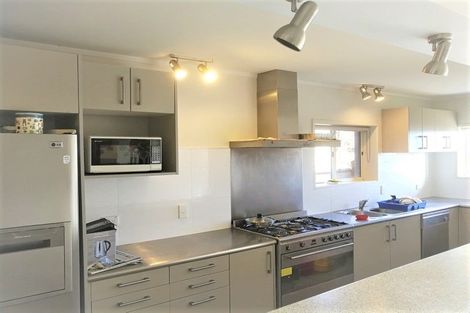 Photo of property in 2/31 Mountbatten Avenue, Hillcrest, Auckland, 0627