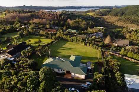 Photo of property in 15 Kotare Heights, Kerikeri, 0230