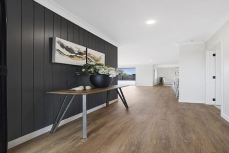 Photo of property in 4 Batham Drive, Mount Victoria, Wellington, 6011