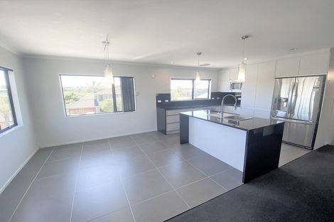 Photo of property in 29 Chadlington Avenue, Henderson, Auckland, 0612