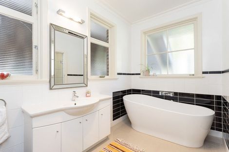 Photo of property in 3 Rosehill Road, Macandrew Bay, Dunedin, 9077