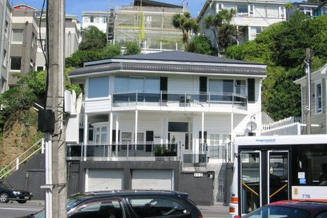 Photo of property in 112 Oriental Parade, Oriental Bay, Wellington, 6011