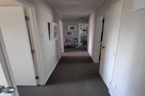 Photo of property in 8 Elizabeth Drive, West Harbour, Auckland, 0618