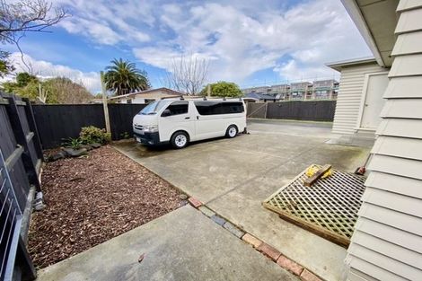 Photo of property in 11 Hikurangi Street, Te Atatu Peninsula, Auckland, 0610
