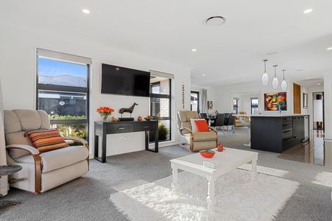 Photo of property in 13 Westpark Boulevard, Rangiora, 7400