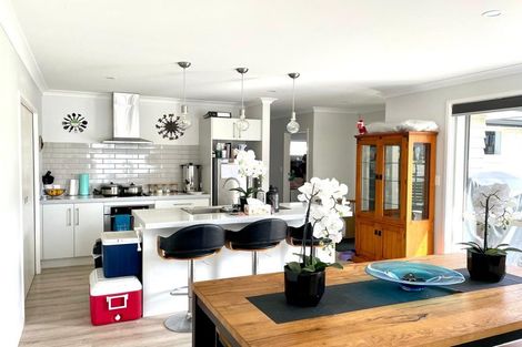 Photo of property in 22 Lakeside Terrace, Omokoroa, 3114