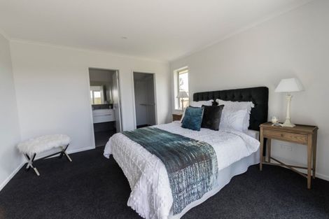 Photo of property in 8 Tawhiti Road, Pukekohe, 2120