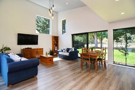 Photo of property in 33 Kohunga Crescent, Bottle Lake, Christchurch, 8083