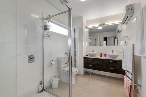 Photo of property in 61 Panorama Heights, Orewa, 0931