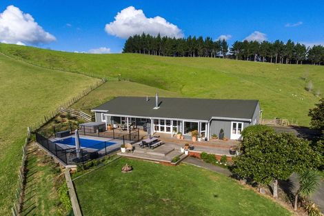 Photo of property in 579b Inland Road, Helensville, 0875