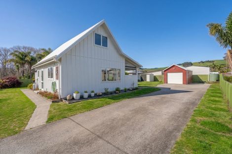 Photo of property in 24 Wells Place, Whitianga, 3510