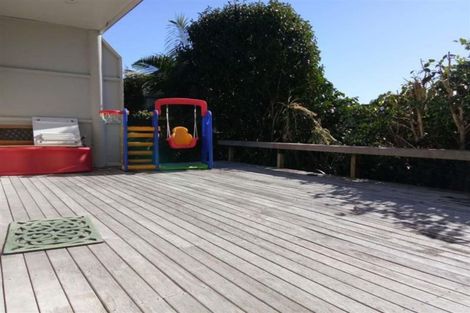 Photo of property in 1/28 Rangitoto Terrace, Milford, Auckland, 0620