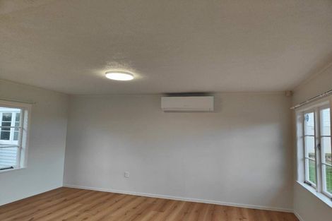 Photo of property in 48 Woodlands Crescent, Browns Bay, Auckland, 0630