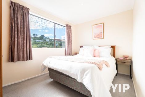 Photo of property in 20 Lyndfield Lane, Newlands, Wellington, 6037