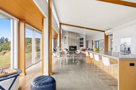 Photo of property in 127 Highland Drive, Acacia Bay, Taupo, 3385