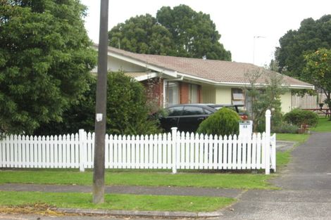 Photo of property in 11 Leaver Place, Weymouth, Auckland, 2103