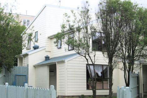 Photo of property in 1-6 Cowan Place, Berhampore, Wellington, 6023