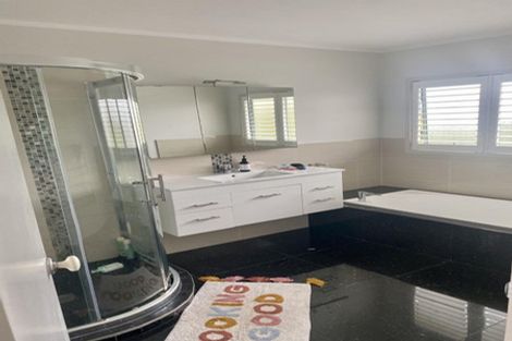 Photo of property in 24a Alexander Street, Cockle Bay, Auckland, 2014